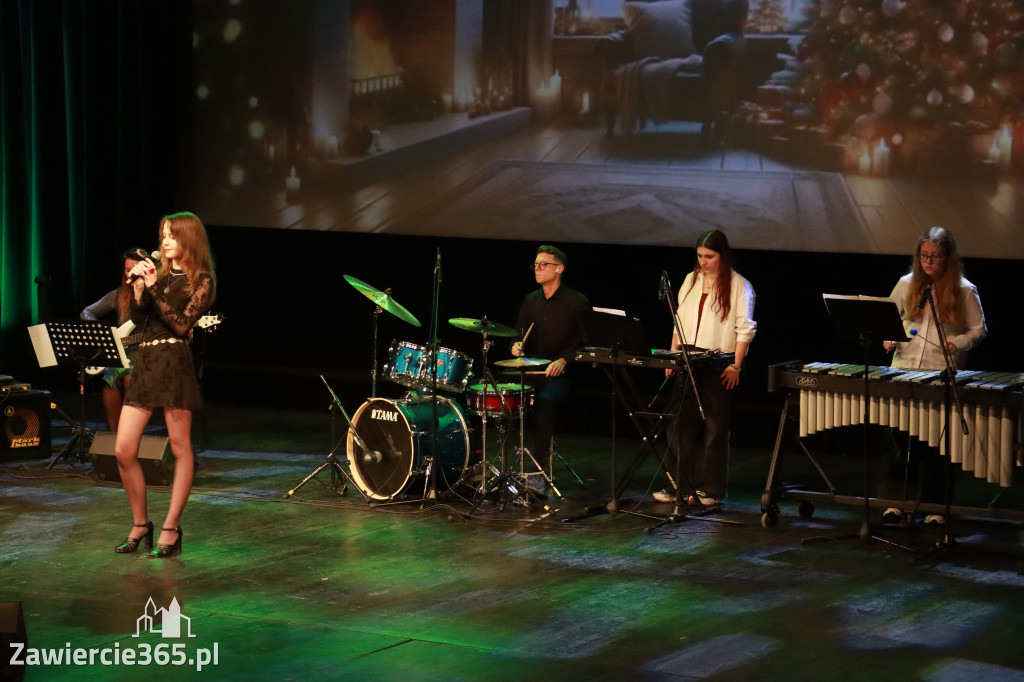 Fotorelacja: Koncert Świąteczny Szkoły Muzycznej i SP3 w MOK Zawiercie