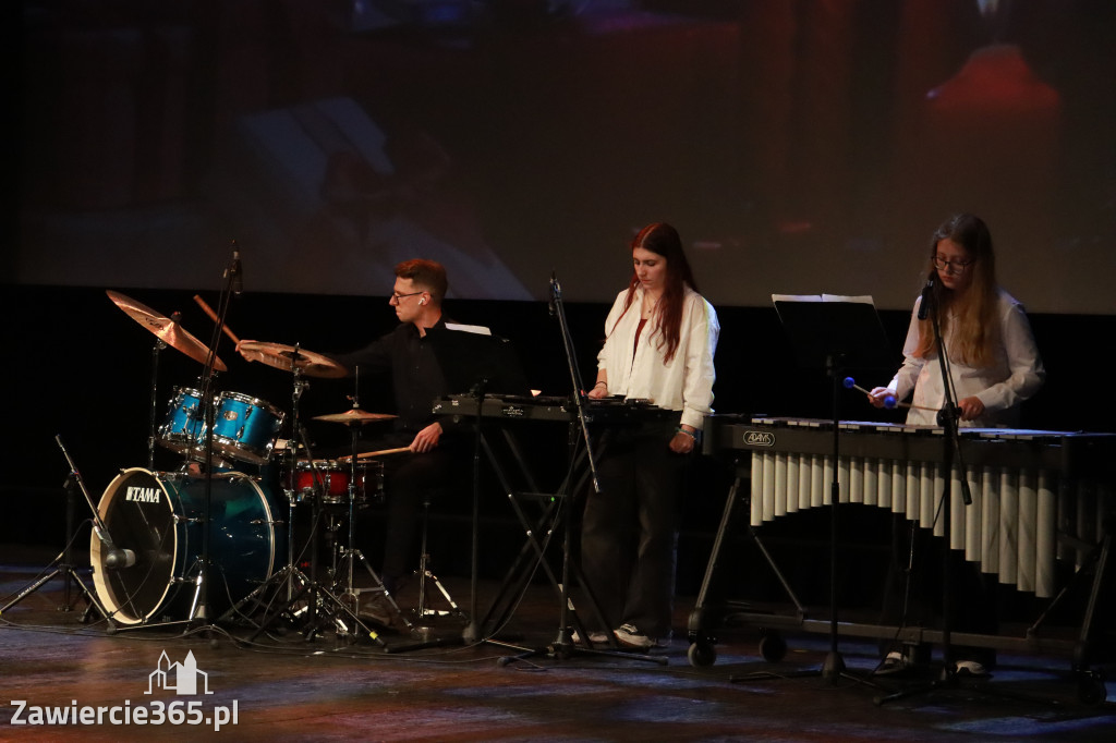 Fotorelacja: Koncert Świąteczny Szkoły Muzycznej i SP3 w MOK Zawiercie