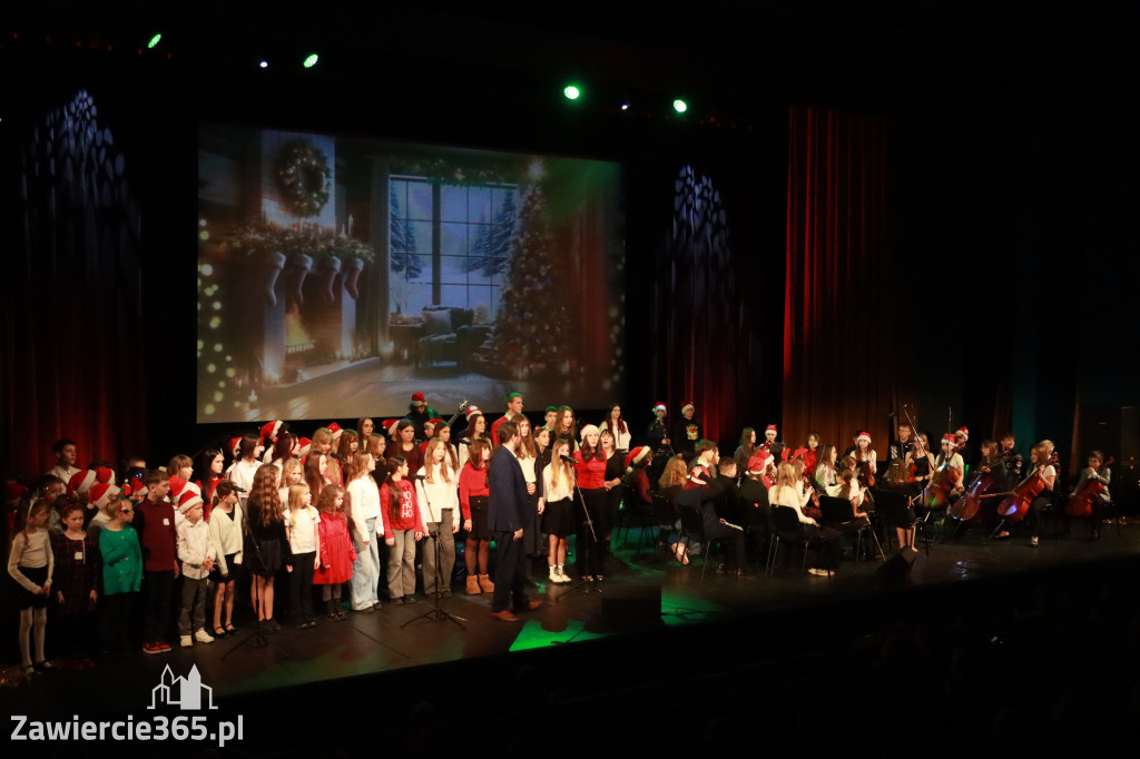 Fotorelacja: Koncert Świąteczny Szkoły Muzycznej i SP3 w MOK Zawiercie