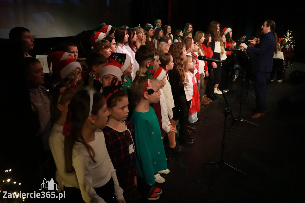 Fotorelacja: Koncert Świąteczny Szkoły Muzycznej i SP3 w MOK Zawiercie