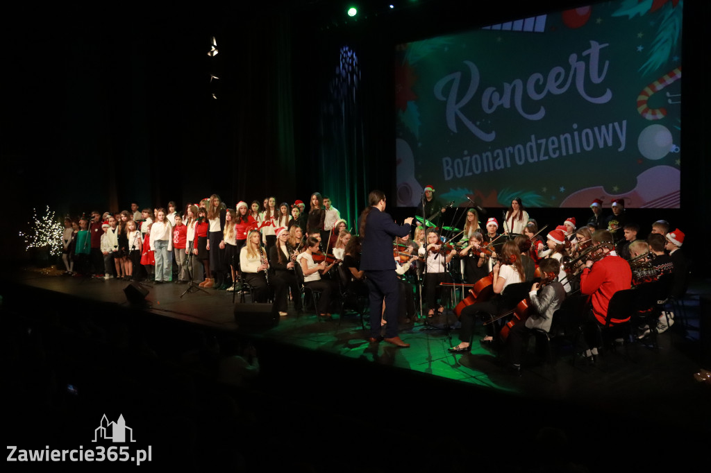 Fotorelacja: Koncert Świąteczny Szkoły Muzycznej i SP3 w MOK Zawiercie