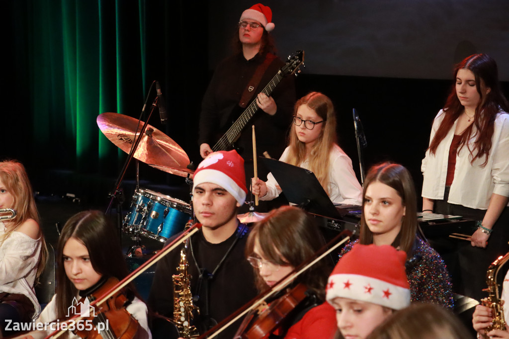 Fotorelacja: Koncert Świąteczny Szkoły Muzycznej i SP3 w MOK Zawiercie