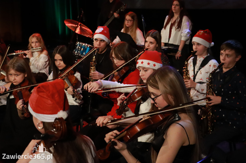 Fotorelacja: Koncert Świąteczny Szkoły Muzycznej i SP3 w MOK Zawiercie