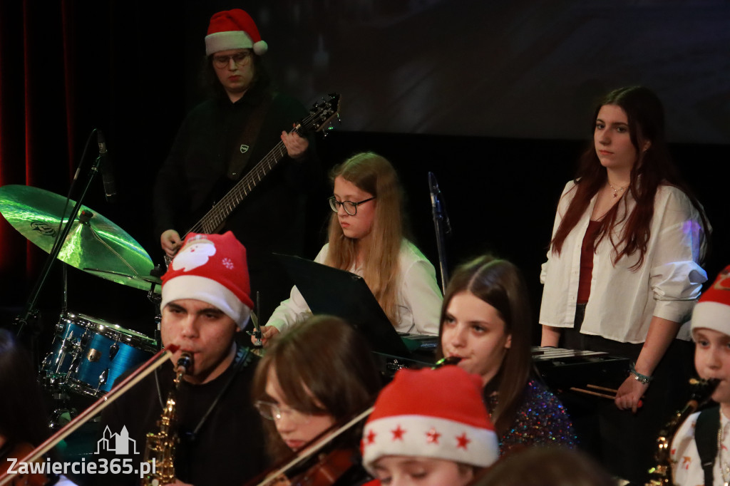 Fotorelacja: Koncert Świąteczny Szkoły Muzycznej i SP3 w MOK Zawiercie