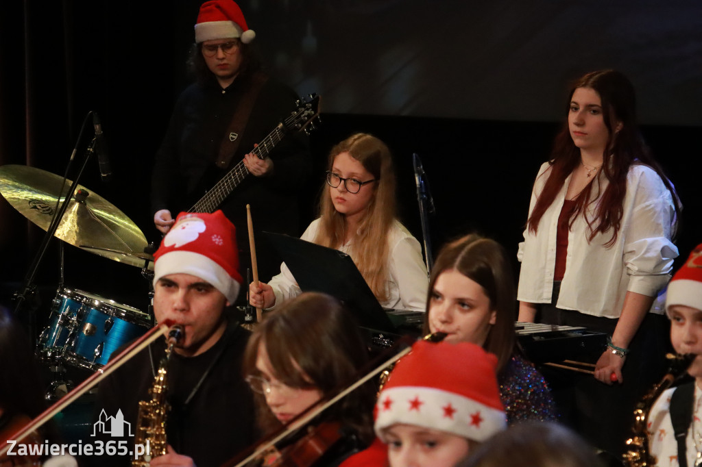 Fotorelacja: Koncert Świąteczny Szkoły Muzycznej i SP3 w MOK Zawiercie
