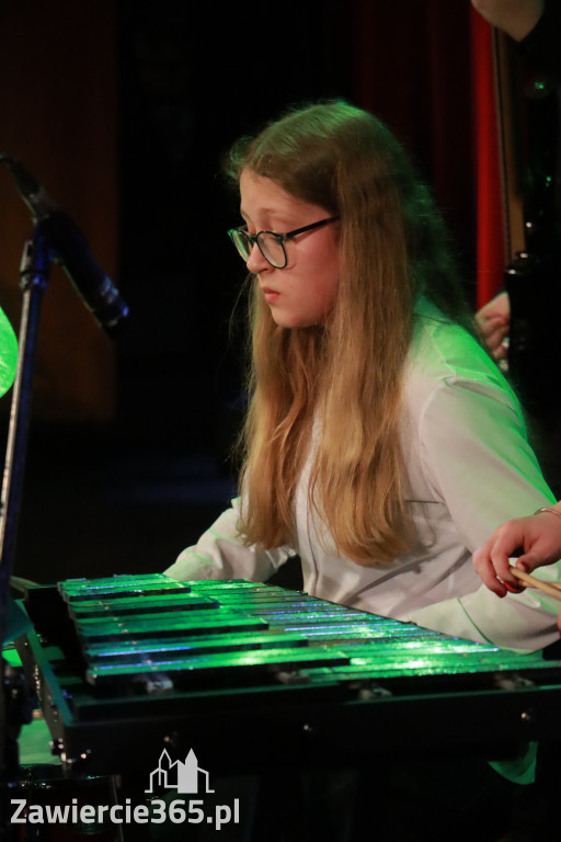 Fotorelacja: Koncert Świąteczny Szkoły Muzycznej i SP3 w MOK Zawiercie