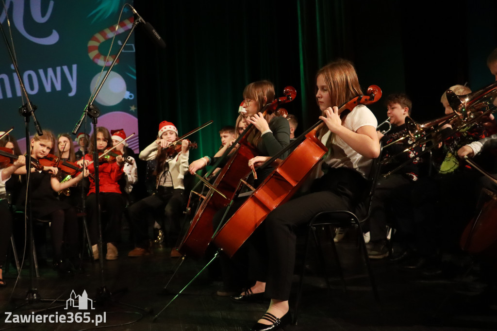 Fotorelacja: Koncert Świąteczny Szkoły Muzycznej i SP3 w MOK Zawiercie