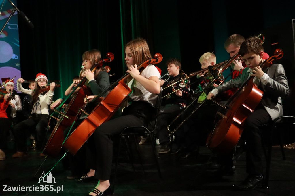 Fotorelacja: Koncert Świąteczny Szkoły Muzycznej i SP3 w MOK Zawiercie