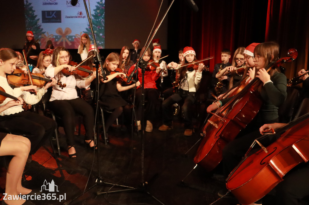 Fotorelacja: Koncert Świąteczny Szkoły Muzycznej i SP3 w MOK Zawiercie