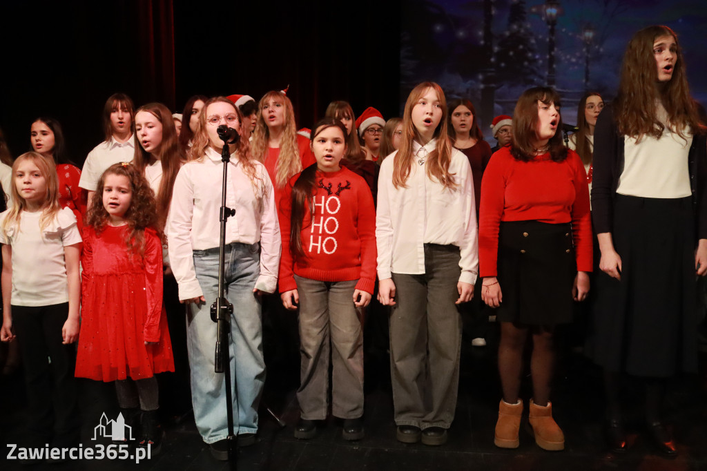 Fotorelacja: Koncert Świąteczny Szkoły Muzycznej i SP3 w MOK Zawiercie