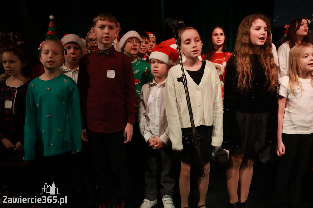 Fotorelacja: Koncert Świąteczny Szkoły Muzycznej i SP3 w MOK Zawiercie