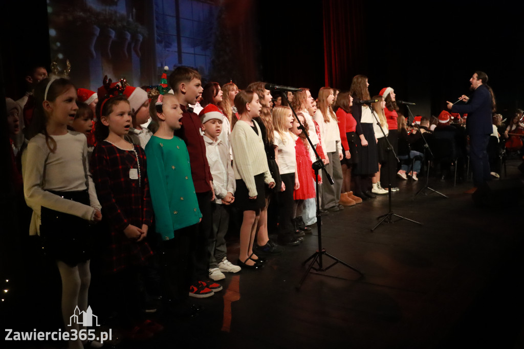 Fotorelacja: Koncert Świąteczny Szkoły Muzycznej i SP3 w MOK Zawiercie
