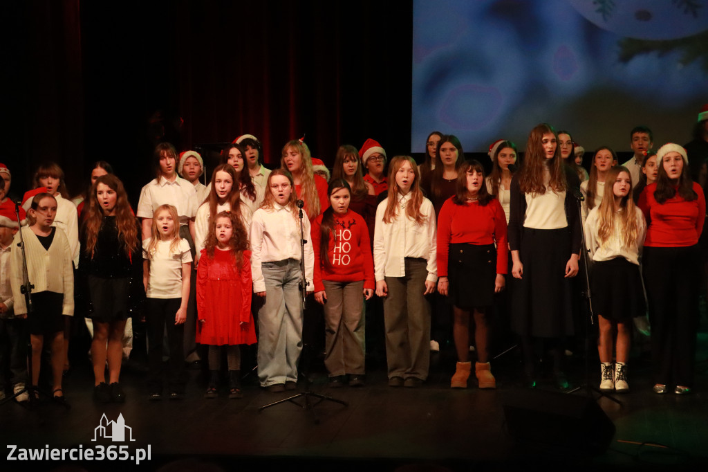 Fotorelacja: Koncert Świąteczny Szkoły Muzycznej i SP3 w MOK Zawiercie