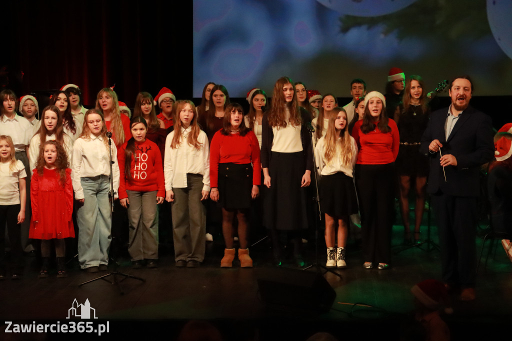 Fotorelacja: Koncert Świąteczny Szkoły Muzycznej i SP3 w MOK Zawiercie