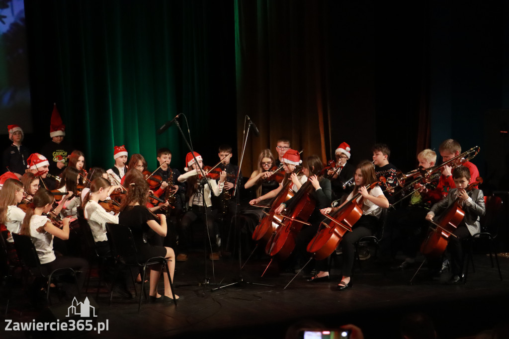Fotorelacja: Koncert Świąteczny Szkoły Muzycznej i SP3 w MOK Zawiercie