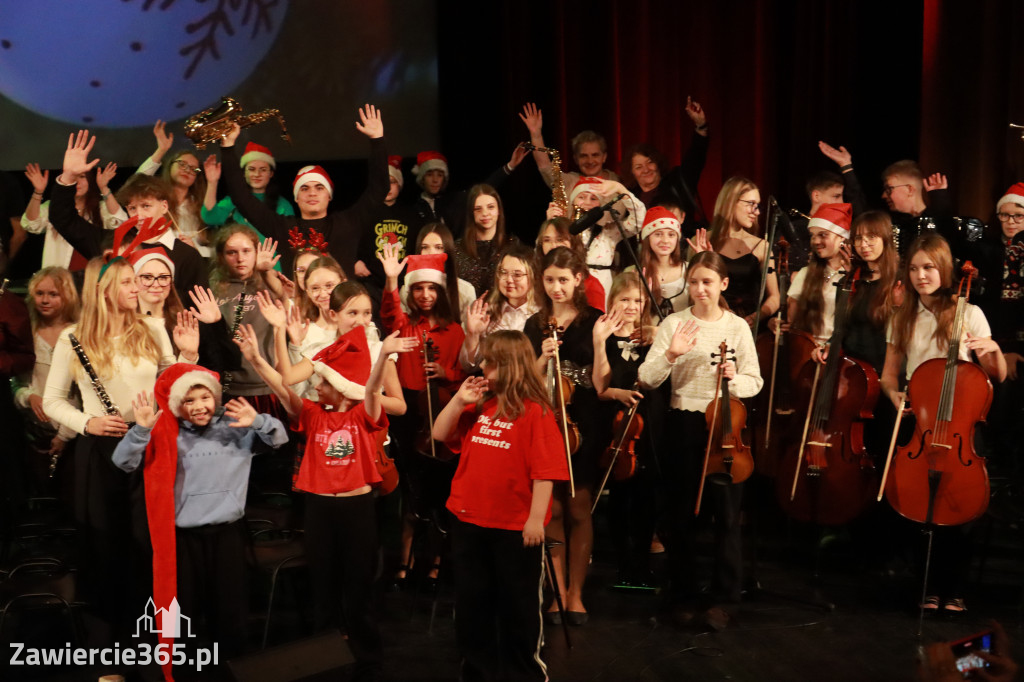 Fotorelacja: Koncert Świąteczny Szkoły Muzycznej i SP3 w MOK Zawiercie
