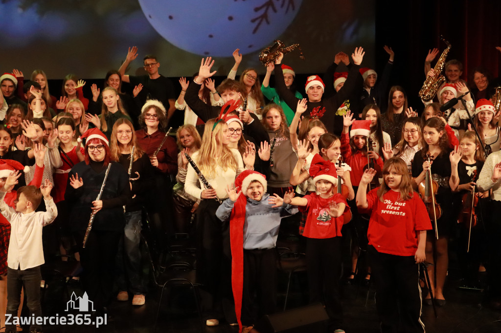 Fotorelacja: Koncert Świąteczny Szkoły Muzycznej i SP3 w MOK Zawiercie
