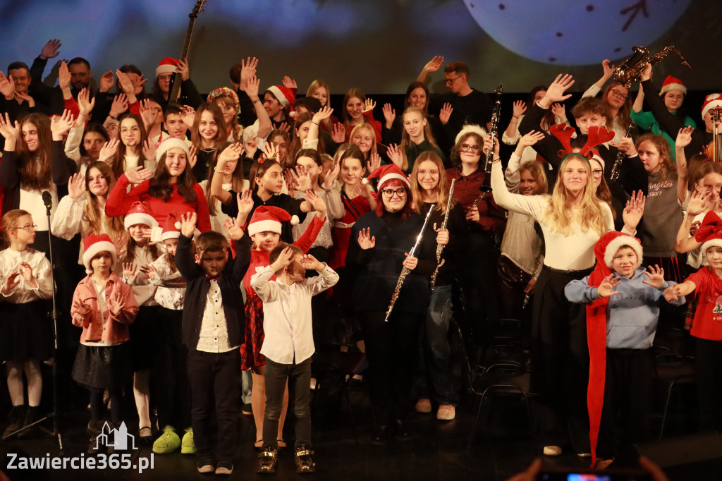 Fotorelacja: Koncert Świąteczny Szkoły Muzycznej i SP3 w MOK Zawiercie