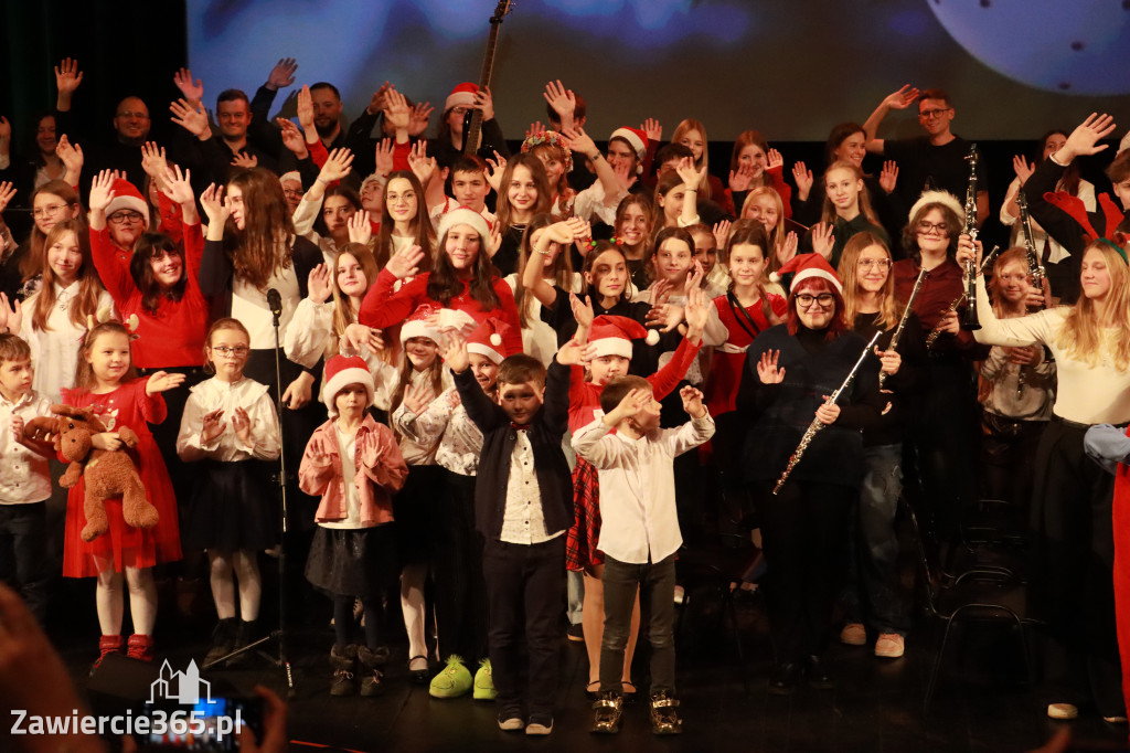 Fotorelacja: Koncert Świąteczny Szkoły Muzycznej i SP3 w MOK Zawiercie