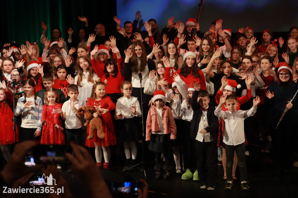 Fotorelacja: Koncert Świąteczny Szkoły Muzycznej i SP3 w MOK Zawiercie