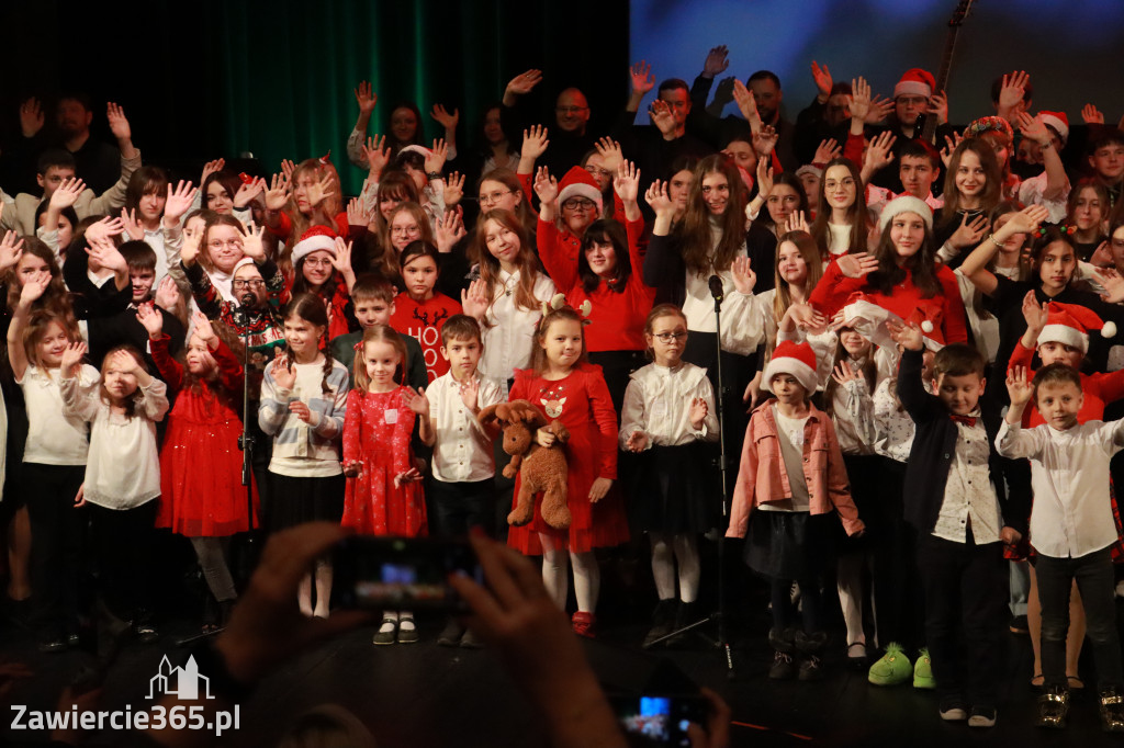 Fotorelacja: Koncert Świąteczny Szkoły Muzycznej i SP3 w MOK Zawiercie