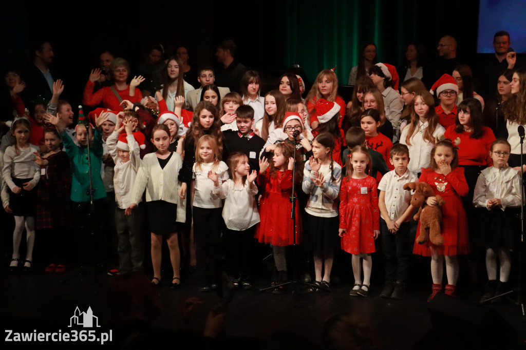 Fotorelacja: Koncert Świąteczny Szkoły Muzycznej i SP3 w MOK Zawiercie