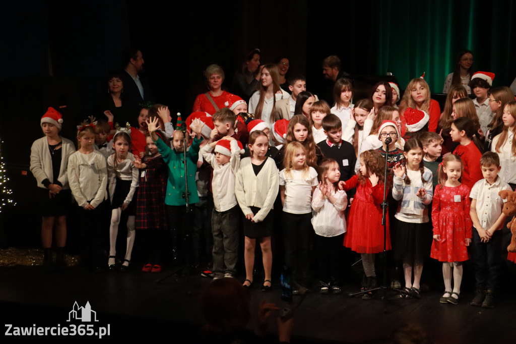 Fotorelacja: Koncert Świąteczny Szkoły Muzycznej i SP3 w MOK Zawiercie