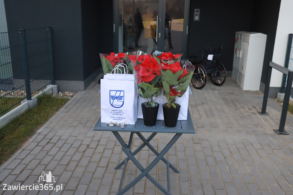 Fotorelacja: Przekazanie kluczy do nowych mieszkań TBS w Łazach