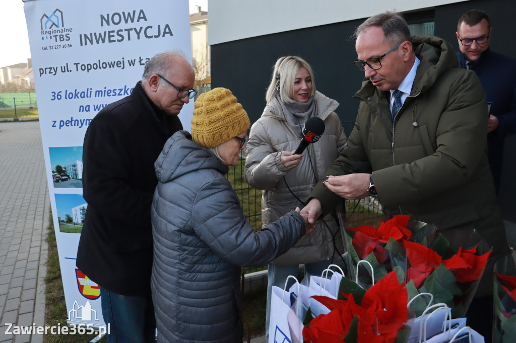 Fotorelacja: Przekazanie kluczy do nowych mieszkań TBS w Łazach
