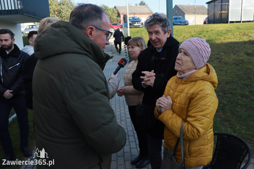 Fotorelacja: Przekazanie kluczy do nowych mieszkań TBS w Łazach