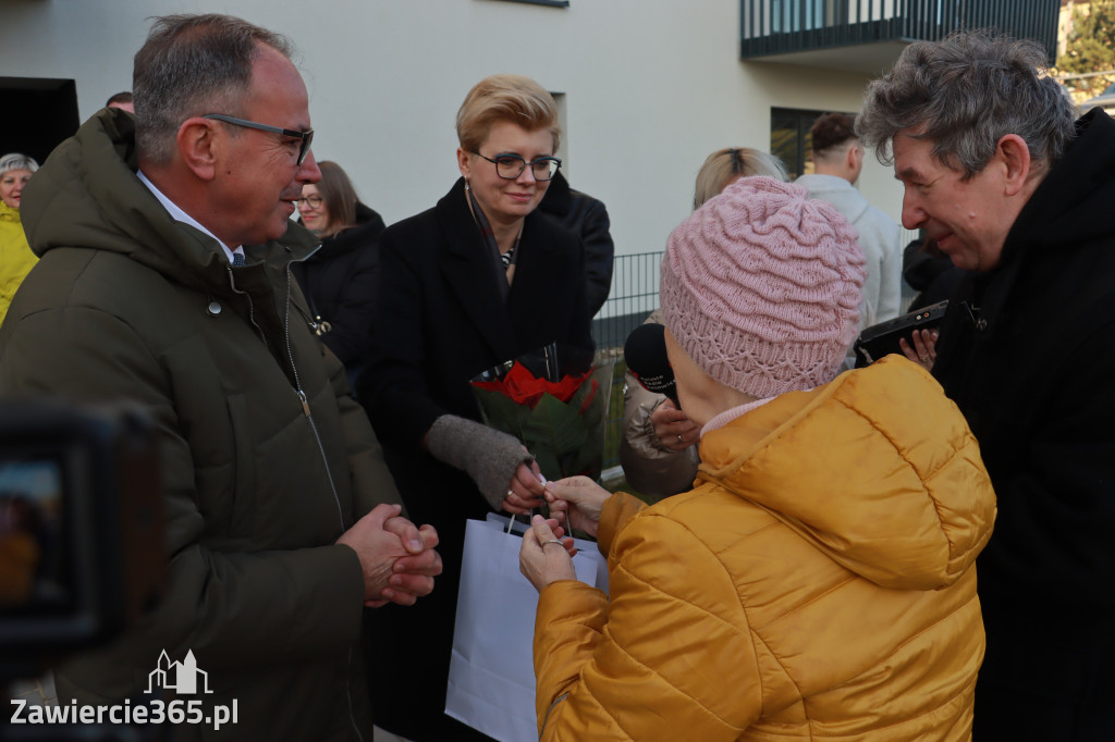 Fotorelacja: Przekazanie kluczy do nowych mieszkań TBS w Łazach