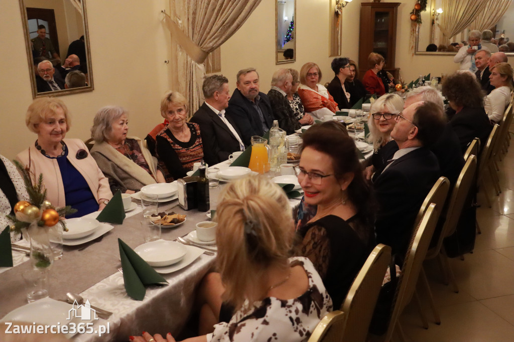 Fotorelacja: Wigilijne spotkanie członków Stowarzyszenia Ruch Harcerski CZUWAJ w Zawierciu