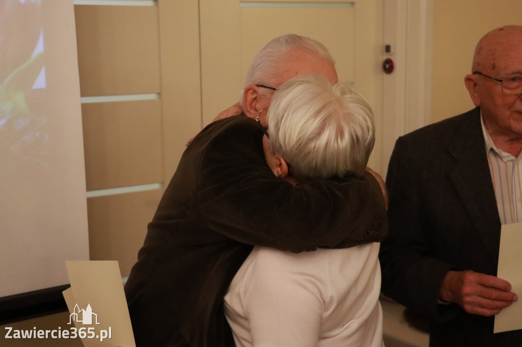 Fotorelacja: Wigilijne spotkanie członków Stowarzyszenia Ruch Harcerski CZUWAJ w Zawierciu