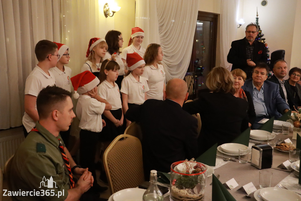 Fotorelacja: Wigilijne spotkanie członków Stowarzyszenia Ruch Harcerski CZUWAJ w Zawierciu