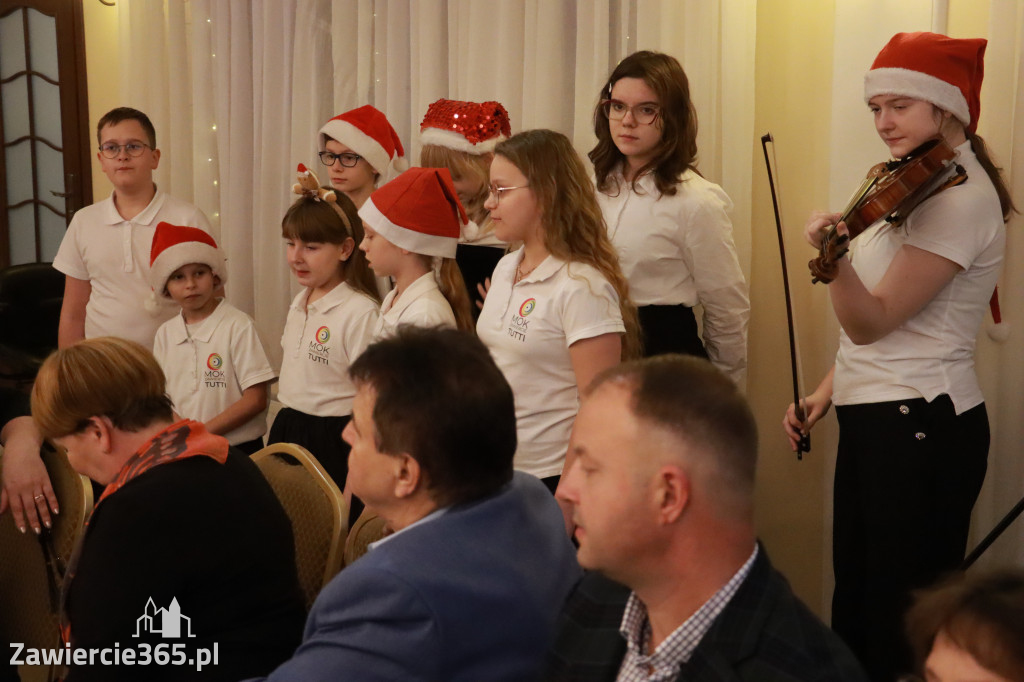 Fotorelacja: Wigilijne spotkanie członków Stowarzyszenia Ruch Harcerski CZUWAJ w Zawierciu