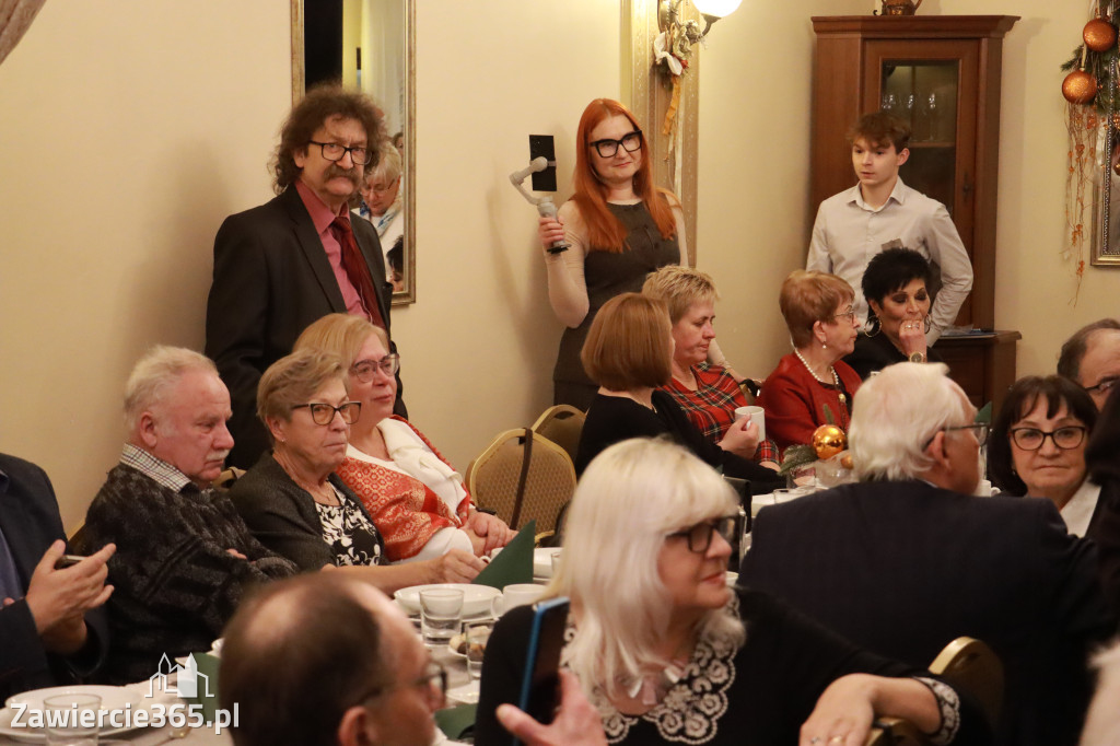 Fotorelacja: Wigilijne spotkanie członków Stowarzyszenia Ruch Harcerski CZUWAJ w Zawierciu