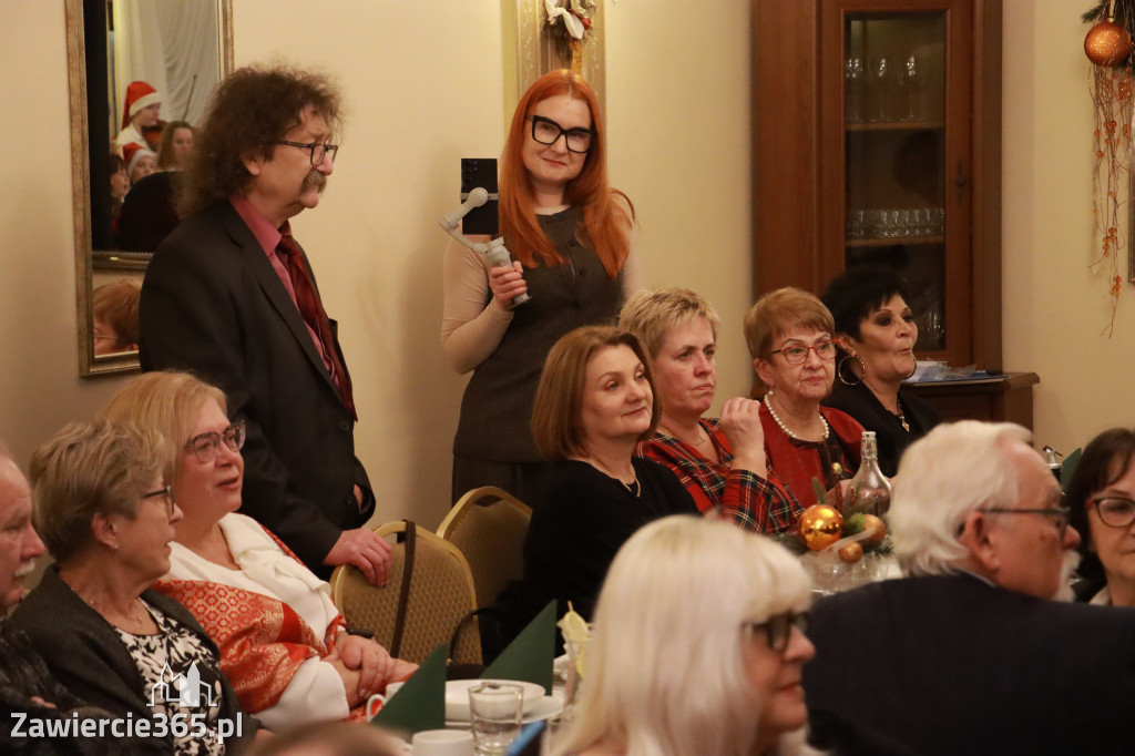 Fotorelacja: Wigilijne spotkanie członków Stowarzyszenia Ruch Harcerski CZUWAJ w Zawierciu