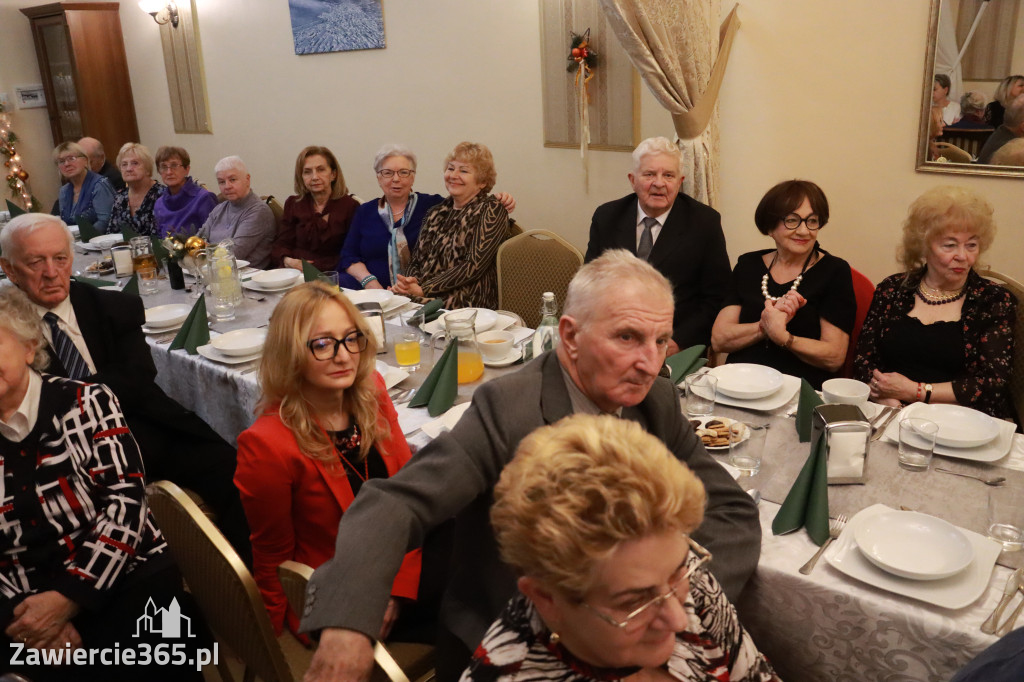 Fotorelacja: Wigilijne spotkanie członków Stowarzyszenia Ruch Harcerski CZUWAJ w Zawierciu