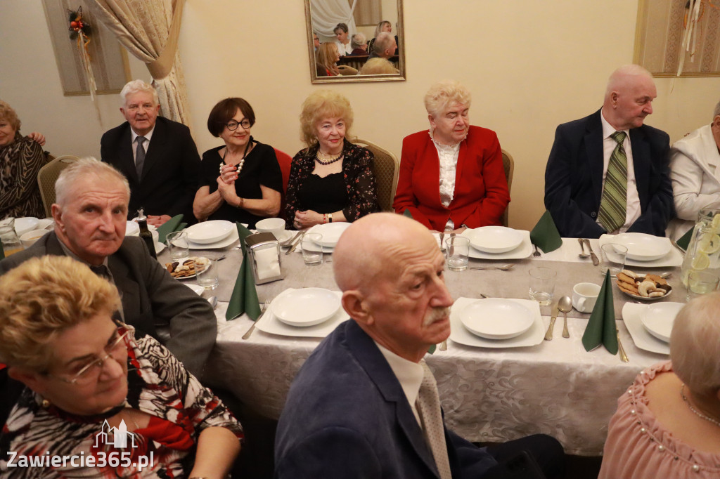 Fotorelacja: Wigilijne spotkanie członków Stowarzyszenia Ruch Harcerski CZUWAJ w Zawierciu