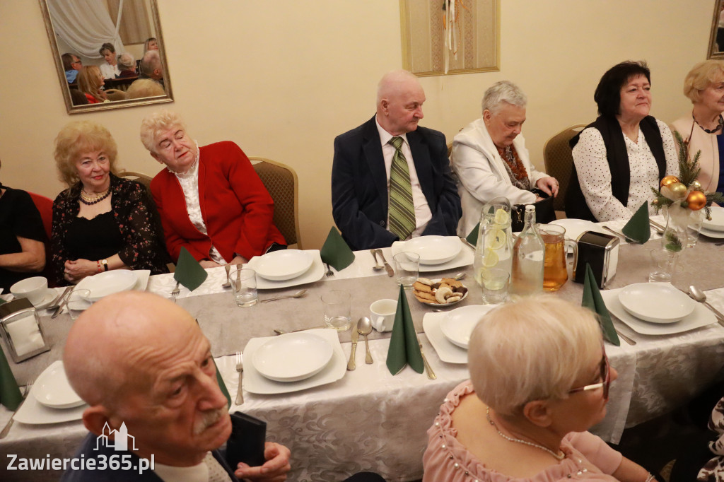 Fotorelacja: Wigilijne spotkanie członków Stowarzyszenia Ruch Harcerski CZUWAJ w Zawierciu