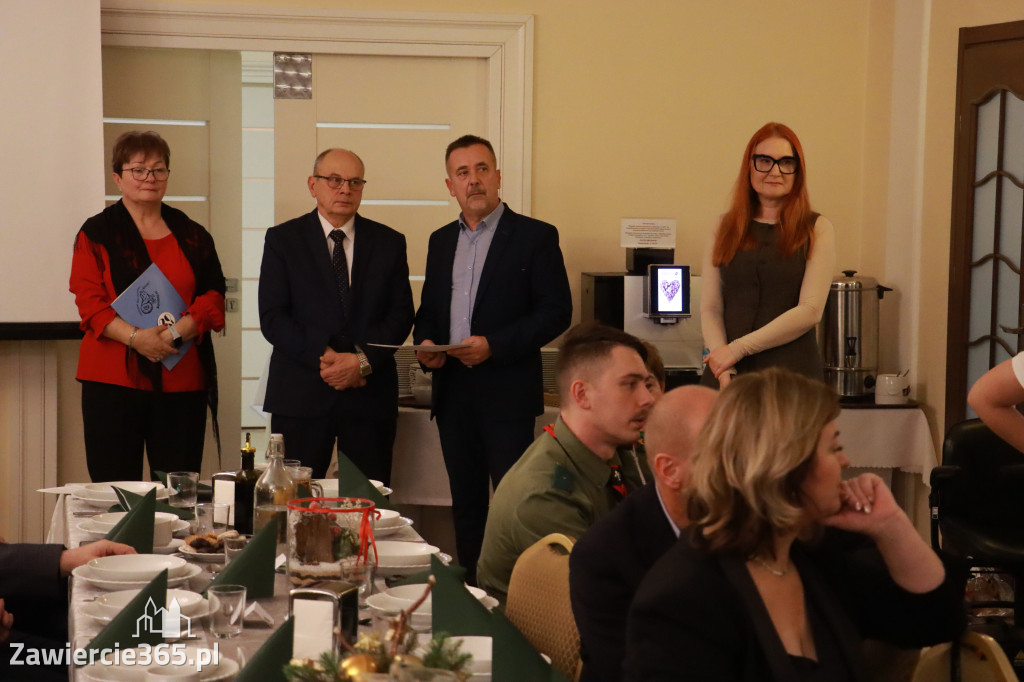 Fotorelacja: Wigilijne spotkanie członków Stowarzyszenia Ruch Harcerski CZUWAJ w Zawierciu