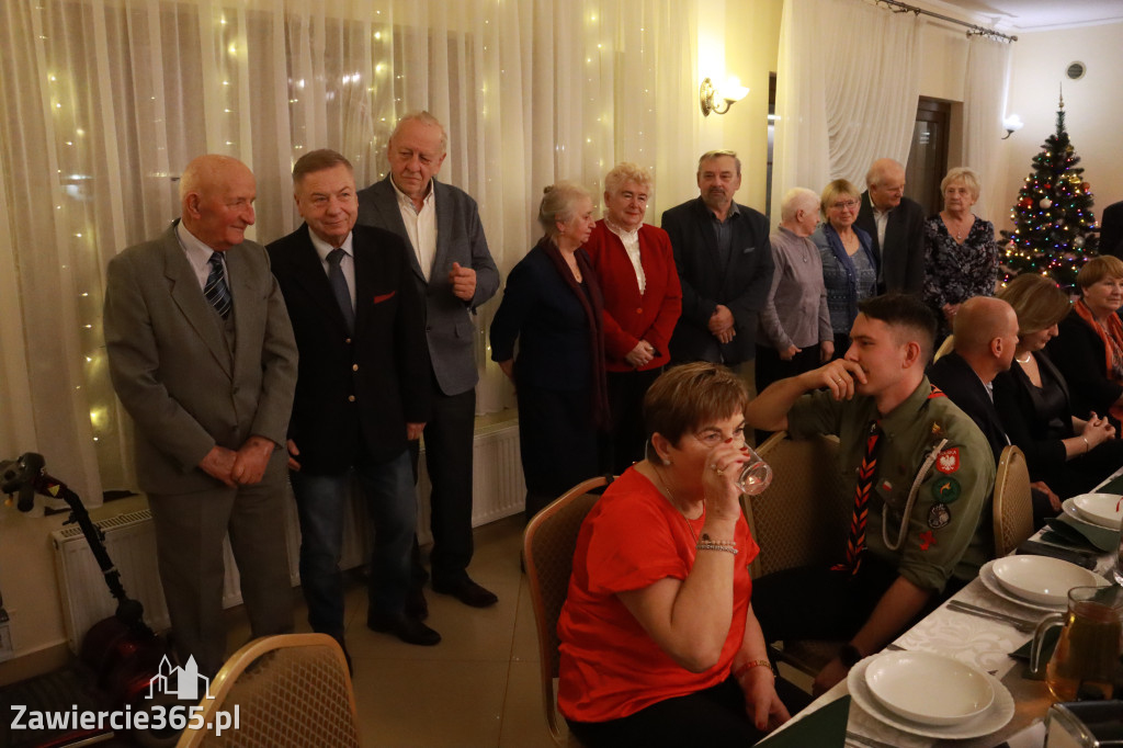 Fotorelacja: Wigilijne spotkanie członków Stowarzyszenia Ruch Harcerski CZUWAJ w Zawierciu