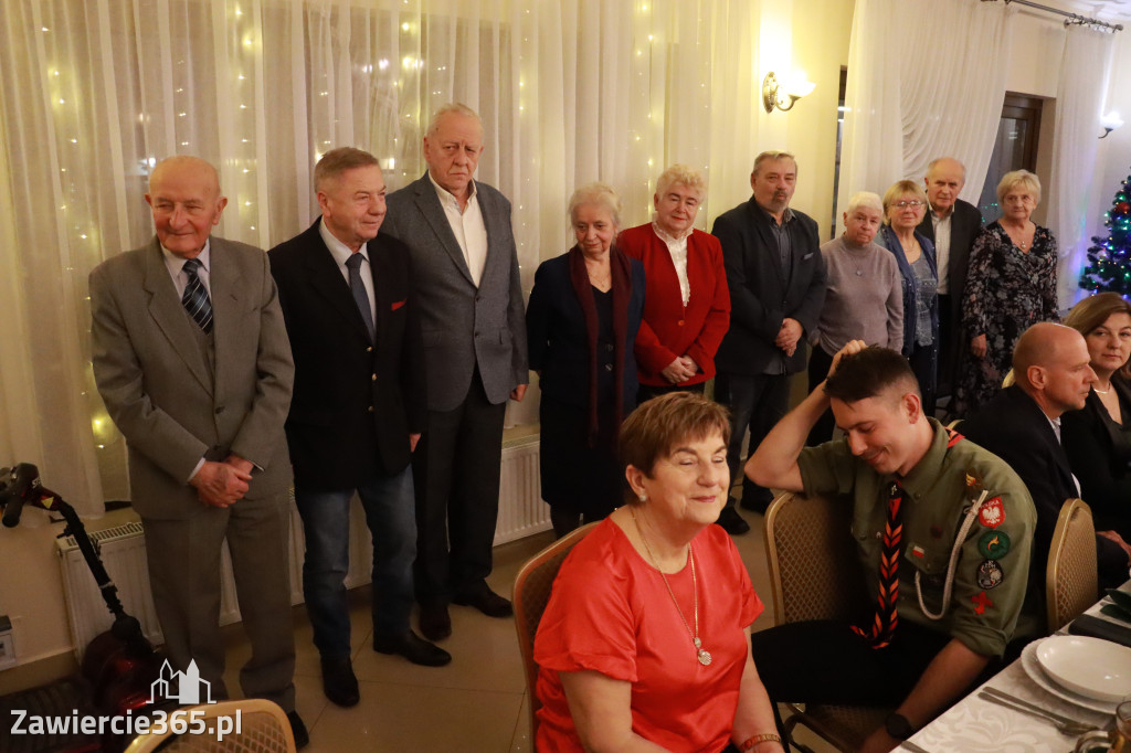 Fotorelacja: Wigilijne spotkanie członków Stowarzyszenia Ruch Harcerski CZUWAJ w Zawierciu