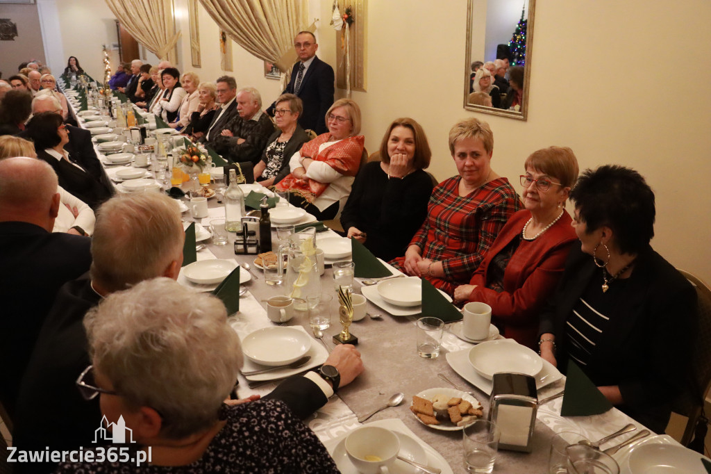 Fotorelacja: Wigilijne spotkanie członków Stowarzyszenia Ruch Harcerski CZUWAJ w Zawierciu