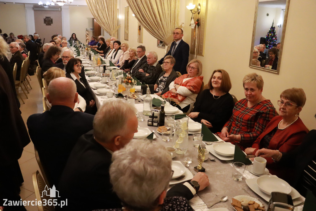 Fotorelacja: Wigilijne spotkanie członków Stowarzyszenia Ruch Harcerski CZUWAJ w Zawierciu