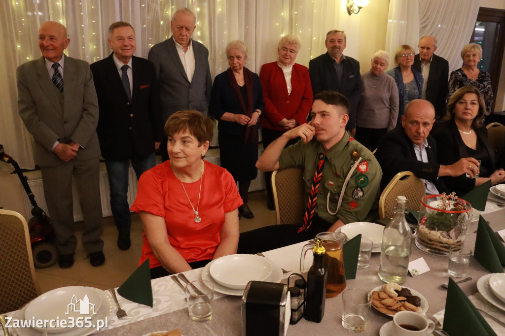Fotorelacja: Wigilijne spotkanie członków Stowarzyszenia Ruch Harcerski CZUWAJ w Zawierciu