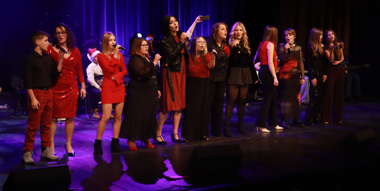 Fotorelacja: Koncert Kolęd na rockowo w MOK Zawiercie