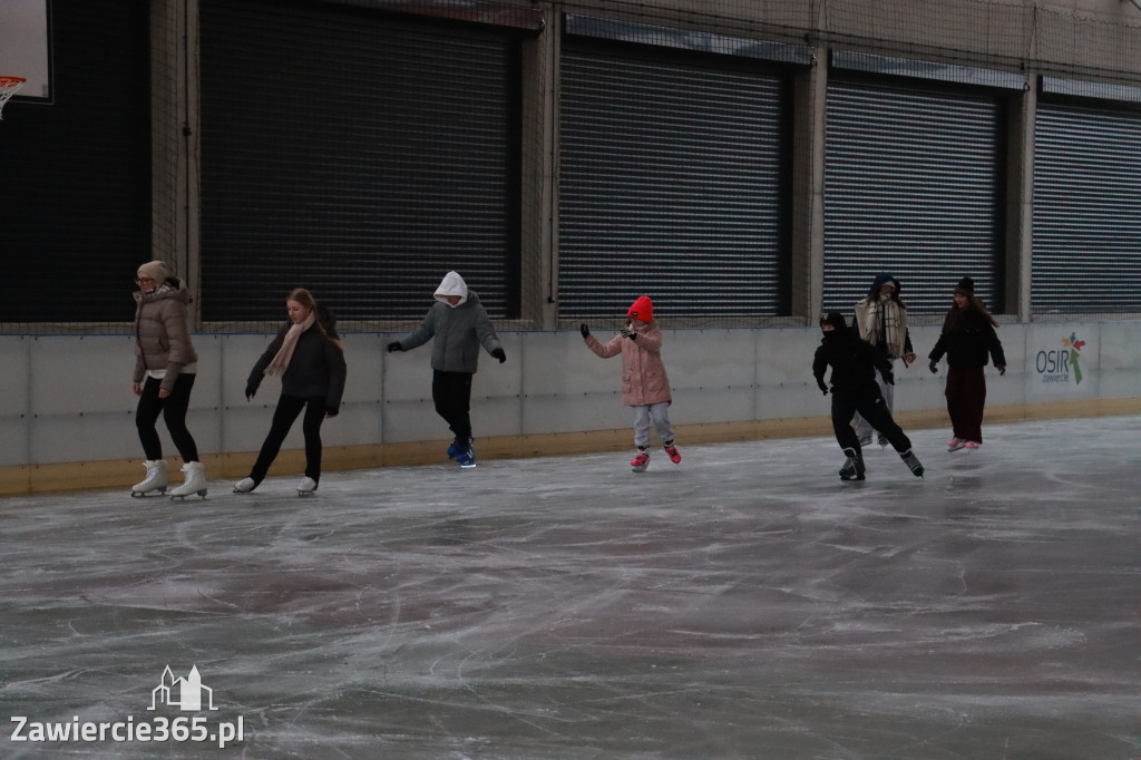 Fotorelacja: Otwarcie lodowiska w Zawierciu