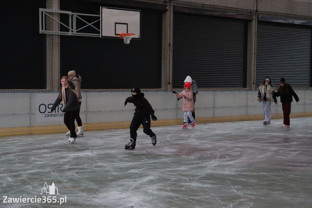 Fotorelacja: Otwarcie lodowiska w Zawierciu