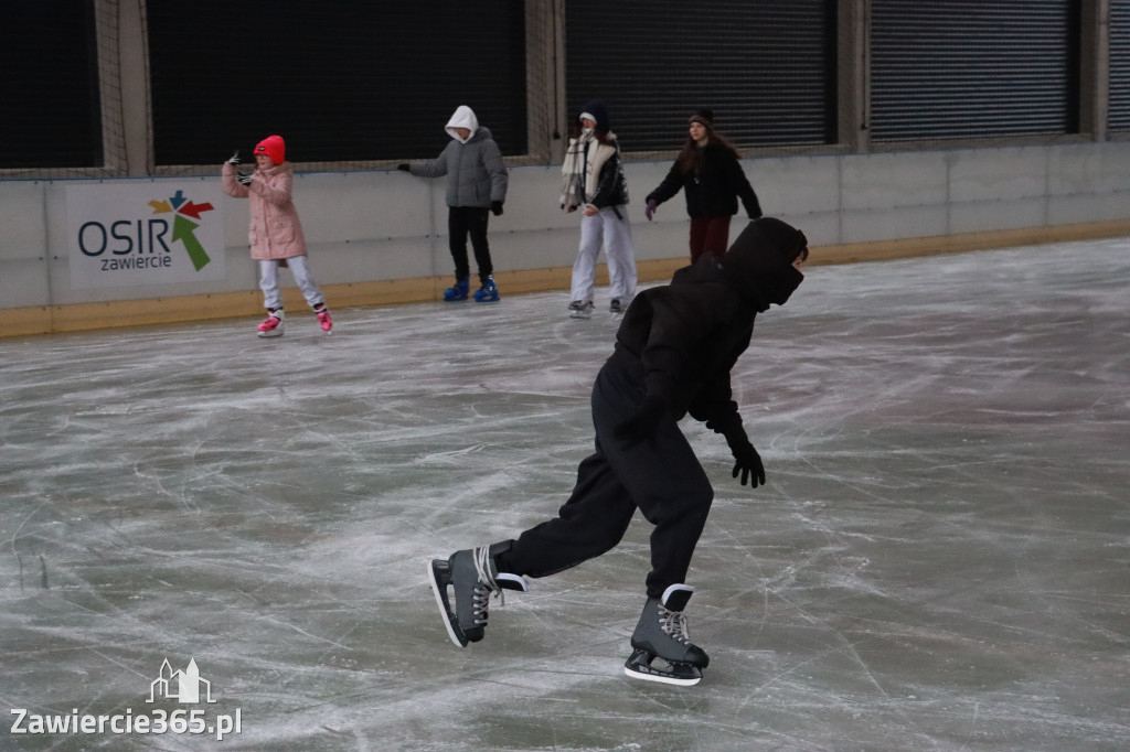 Fotorelacja: Otwarcie lodowiska w Zawierciu